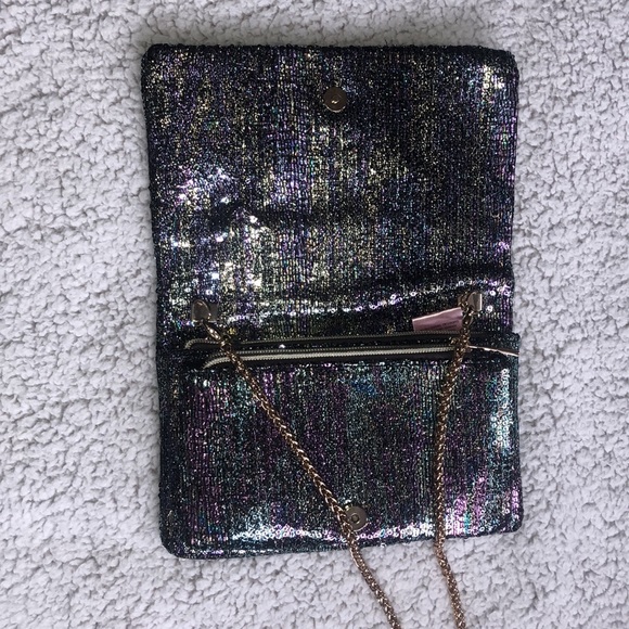 Sequence purse, three pockets, gold chain strap - Picture 5 of 11